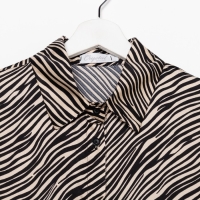 Блузка женская, цвет экрю, принт зебра, размер 46