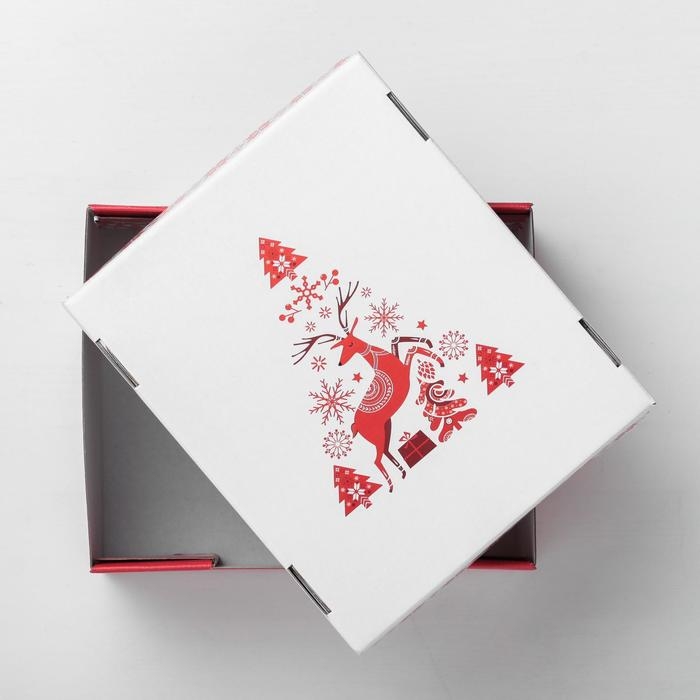 Коробка подарочная новогодняя складная «Скандинавия», 31,2 х 25,6 х 16,1 см, Новый год Коробка подарочная новогодняя складная «Скандинавия», 31,2 х 25,6 х 16,1 см, Новый год