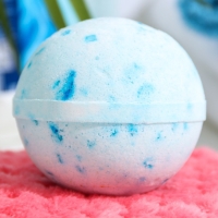 Бомбочка для ванны "С натуральным соком ежевики", 160 г Бомбочка для ванны "С натуральным соком ежевики", 160 г