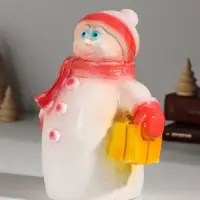 Фигура "Снеговик с подарком" 19 см, красный