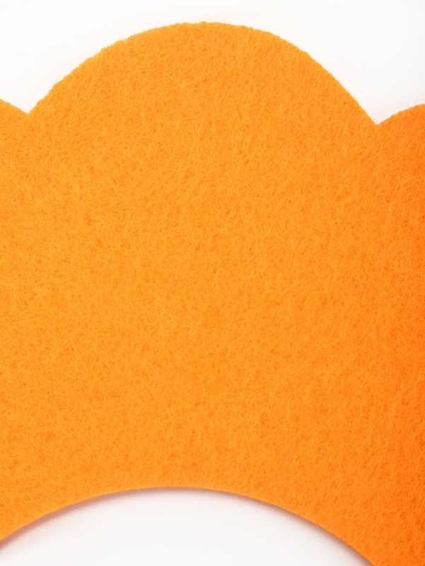 Ветеринарный воротник из фетра "Ромашка", размер M, оранжевый