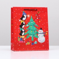 Пакет подарочный "Пингвины на ёлке", 26 х 32 х 12 см