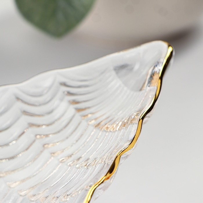 Блюдо сервировочное Magistro &laquo;Ракушка&raquo;, 20&times;11 см, прозрачное с золотой каймой
