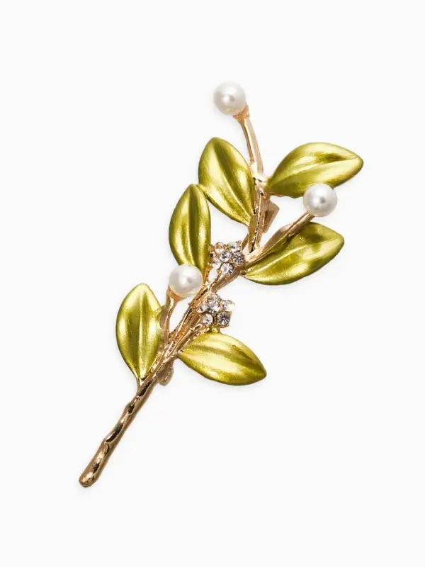 Брошь "Веточка с жемчугом", цвет бело-зелёный в золоте