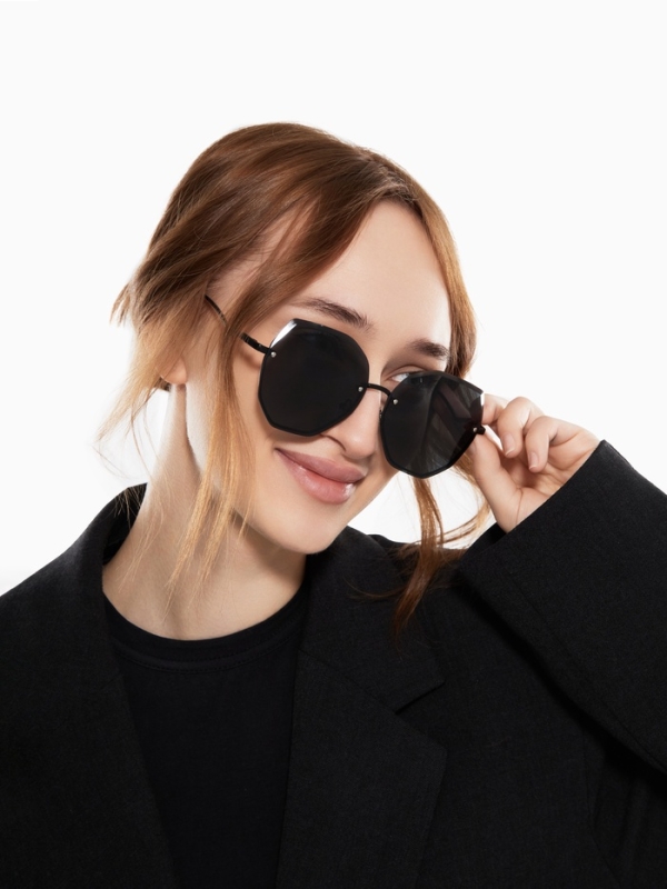 Очки солнцезащитные uv 400, дужка 14.7 см, ширина 13.8 см, линза 5.7&times;6 см