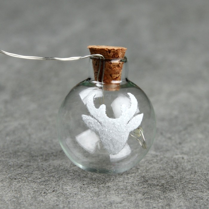 Гирлянда &laquo;Нить&raquo; 1.6 м с насадками &laquo;Шарики с оленем&raquo;, IP20, серебристая нить, 15 LED, свечение тёплое белое, ААх2