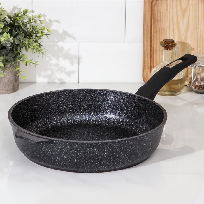 Сковорода &laquo;Гранит Star&raquo;, d=28 см, пластиковая ручка, антипригарное покрытие, тёмно-синий