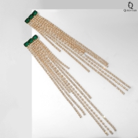 Серьги висячие со стразами «Мулен Руж» водопад, цвет бело-зелёный в золоте, 19 см Серьги висячие со стразами «Мулен Руж» водопад, цвет бело-зелёный в золоте, 19 см