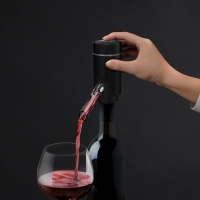 Аэратор для вина Windigo WWA-01, 10 Вт, электрический, АКБ, черный Аэратор для вина Windigo WWA-01, 10 Вт, электрический, АКБ, черный