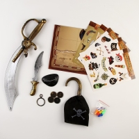 Карнавальный набор "В поисках клада" с игрой бродилкой Карнавальный набор "В поисках клада" с игрой бродилкой