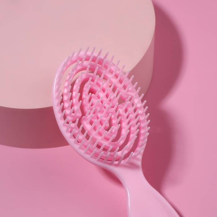 Расчёска - мини массажная, 5,5 × 14 см, цвет нежно - розовый Расчёска - мини массажная, 5,5 × 14 см, цвет нежно - розовый