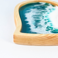 Менажница авторская с эпоксидной пищевой смолой Adelica, 21&times;22 см, цельный кедр, рисунок МИКС