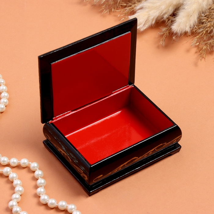 Шкатулка &laquo;Ландыши&raquo;, черная, 8&times;10,5 см, лаковая миниатюра