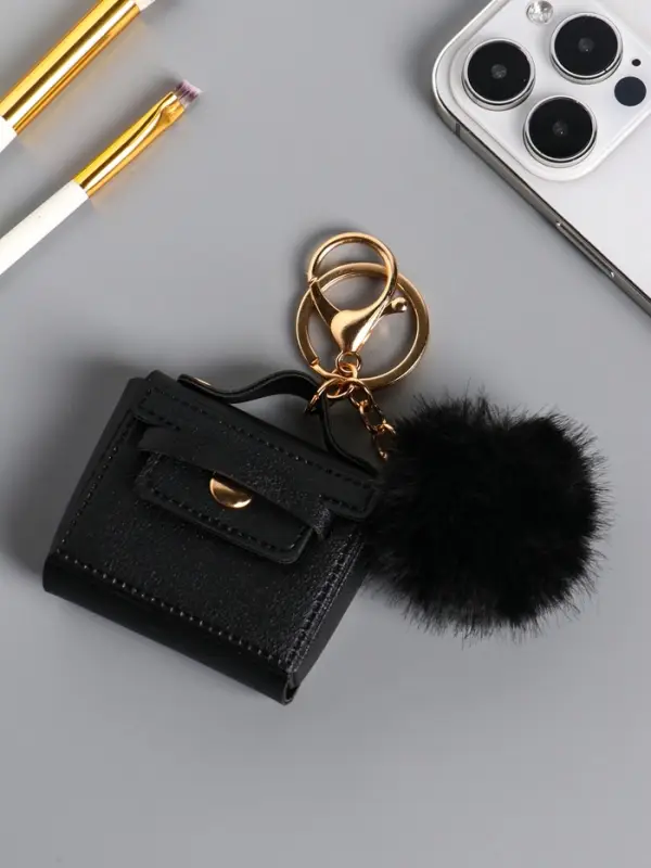 Брелок кожзам с карабином, с пушистиком "Сумочка" чёрный 5,8х2,4х5 см