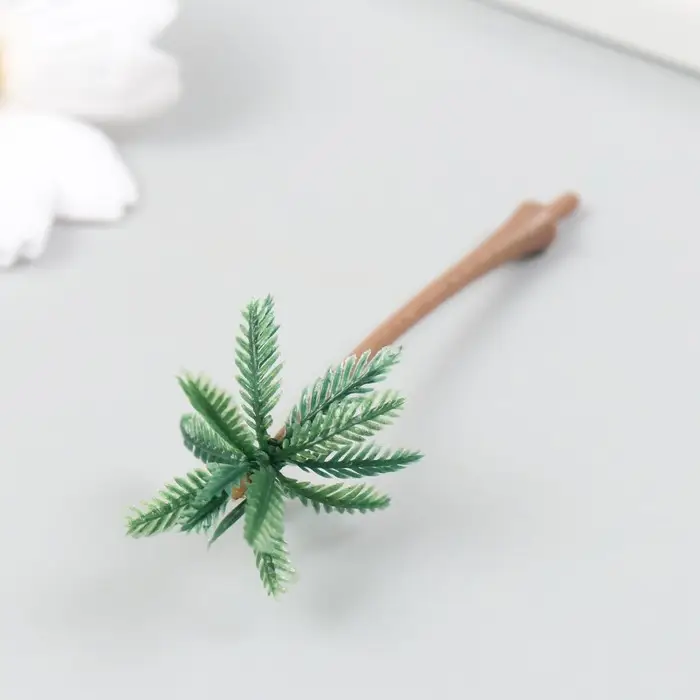 Искусственное растение для творчества пластик "Пальма" 7 см