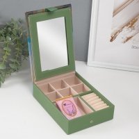 Шкатулка кожзам для украшений с зеркалом "Девушка с пуделем" 15х21,5х5,5 см