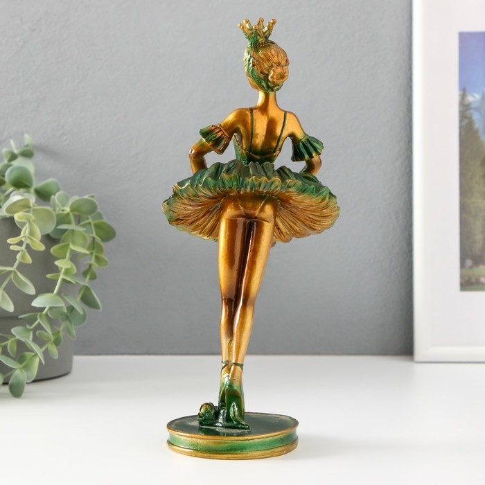Сувенир полистоун Сувенир полистоун "Балерина в короне с цветком. Выход на поклон" 25,4 см