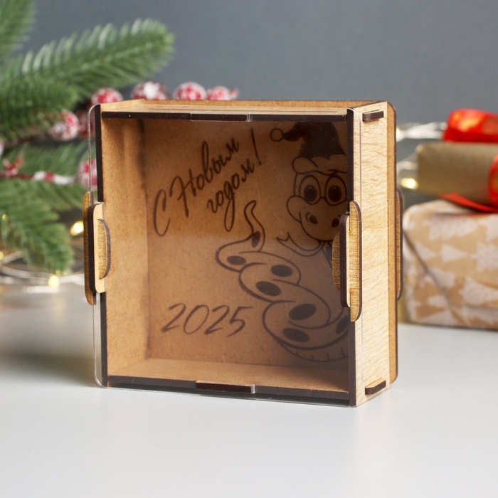 Новогодняя копилка с акрилом Новогодняя копилка с акрилом "Змея. Новый год" 12х12х4 см