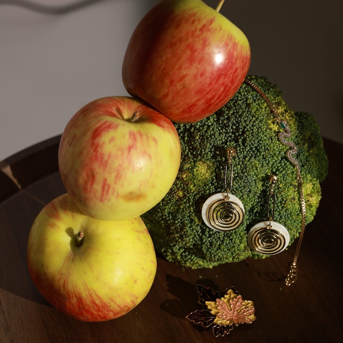 Серьги с перламутром &laquo;Сиа&raquo; спираль, цвет белый в золоте