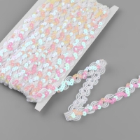 Тесьма декоративная с пайетками, 15 мм, 9,1 &plusmn; 0,5 м, цвет белый/перламутровый