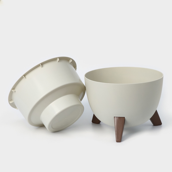 Кашпо на ножках &laquo;Флориан&raquo;, 5.5 л (объём внутренней вставки 4.2 л), d=25 см, h=18.5 см, цвет белый ротанг