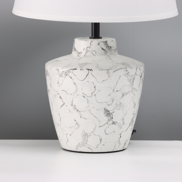 Лампа настольная "Клауд" 1х40Вт Е27 белый/черный 25х25х38,,5см