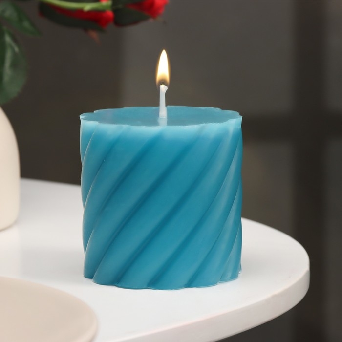 Свеча-цилиндр ароматическая витая Свеча-цилиндр ароматическая витая "Черника", 7,5х7,5 см