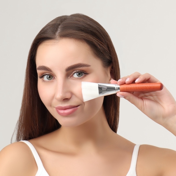 Кисть для масок, широкая, 16 (+/- 1) см, цвет коричневый/белый Кисть для масок, широкая, 16 (+/- 1) см, цвет коричневый/белый