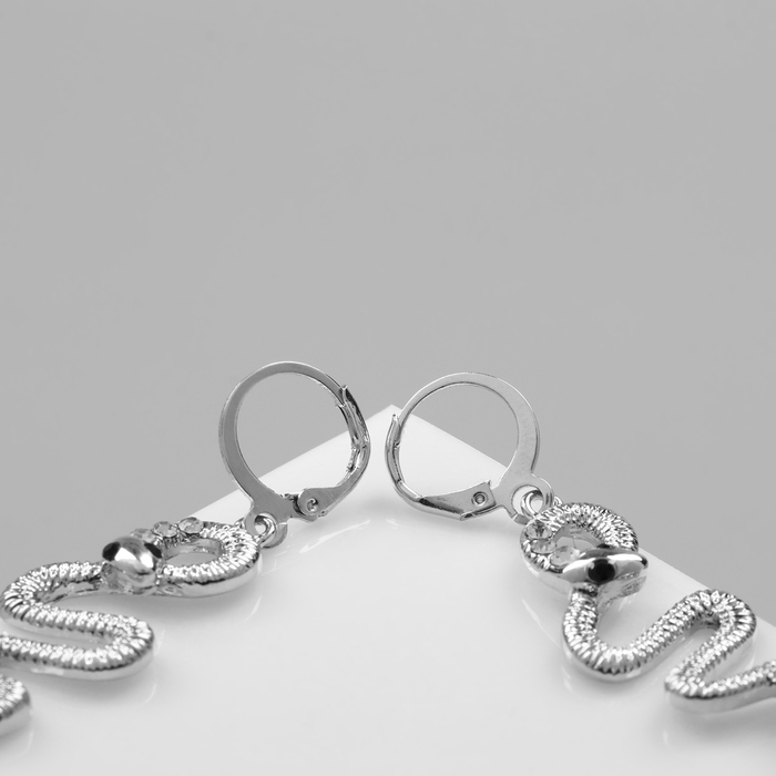 Новый год! Символ года 2025! Серьги металл &laquo;Змея&raquo; завёрнутая, цвет белый в серебре