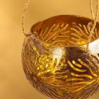 Подсвечник подвесной из кокоса, 9-12 см, тёмно синий-золотой