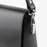 Ручка для сумки кожзам  2 карабина 60&plusmn;1см*1,8см чёрный/серебряный АУ