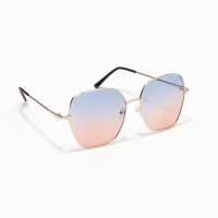 Очки солнцезащитные  uv 400, дужка 14 см, ширина 13.1 см, линза 5.6 х 5.7 см