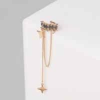 Серьга «Кафф» две звезды, цвет белый в золоте Серьга «Кафф» две звезды, цвет белый в золоте