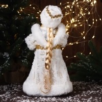 Снегурочка "В шубке и серьгах. с ремешком" двигается, 40х20 см, белый Снегурочка "В шубке и серьгах. с ремешком" двигается, 40х20 см, белый