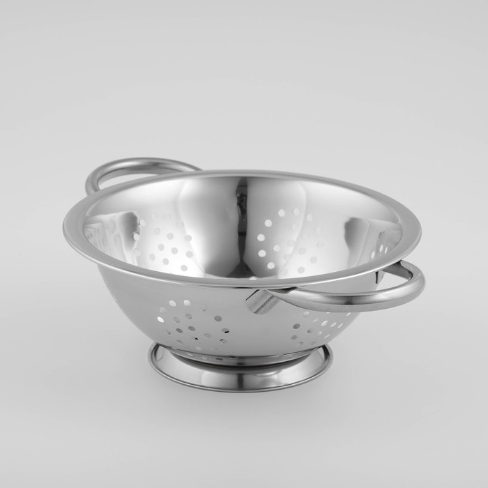 Дуршлаг из нержавеющей стали Доляна &laquo;Индия&raquo;, 1,1 л, d=20 см, на ножке, две ручки