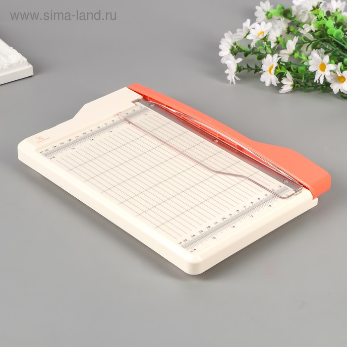 Резак для бумаги гильотинный “Рукоделие” 22см Резак для бумаги гильотинный “Рукоделие” 22см