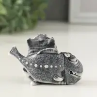 Сувенир "Кот с большой рыбиной" 4,8 см