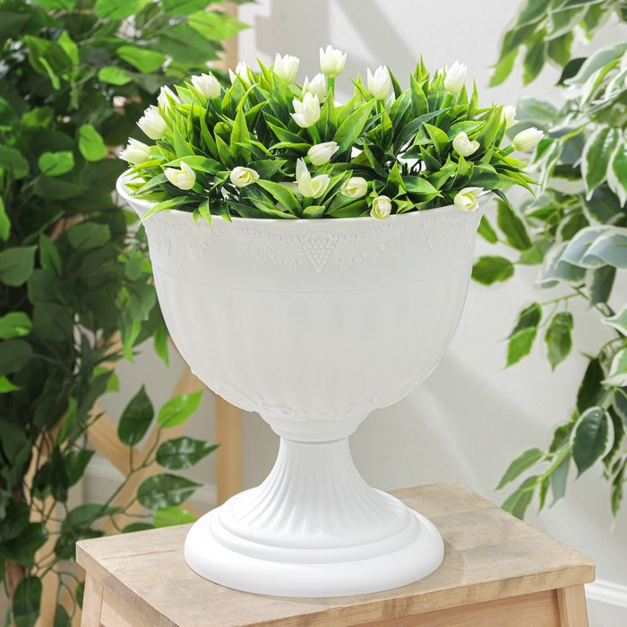 Кашпо уличное на ножке &laquo;Ангара&raquo;, 8 л, цвет белый