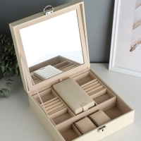 Шкатулка кожзам под часы 2 отделения и бижутерию "Ромбы белые" матовая 8,5х25х25 см