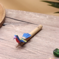 Сувенирный музыкальный инструмент свисток "Птичка" албезия, бамбук, 15х4х2 см Сувенирный музыкальный инструмент свисток "Птичка" албезия, бамбук, 15х4х2 см