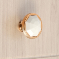 Ручка-кнопка CAPPIO РК046, d=38 мм, пластик, цвет золото, 8 шт. Ручка-кнопка CAPPIO РК046, d=38 мм, пластик, цвет золото, 8 шт.