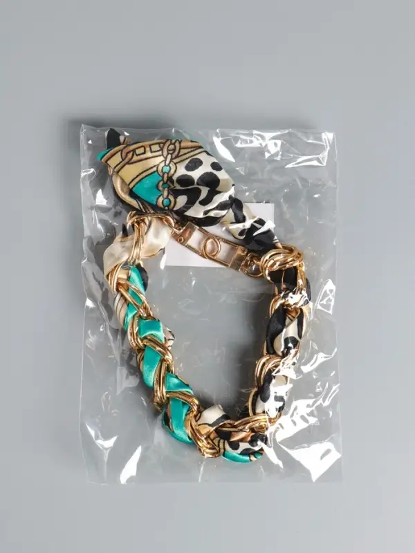 Брелок на 2 карабинах "Платок и цепочка" голубой 20х10х1,7 см