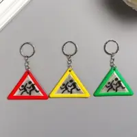 Брелок пластик светоотражающий "Дорожный знак" МИКС 6,2х4,5 см