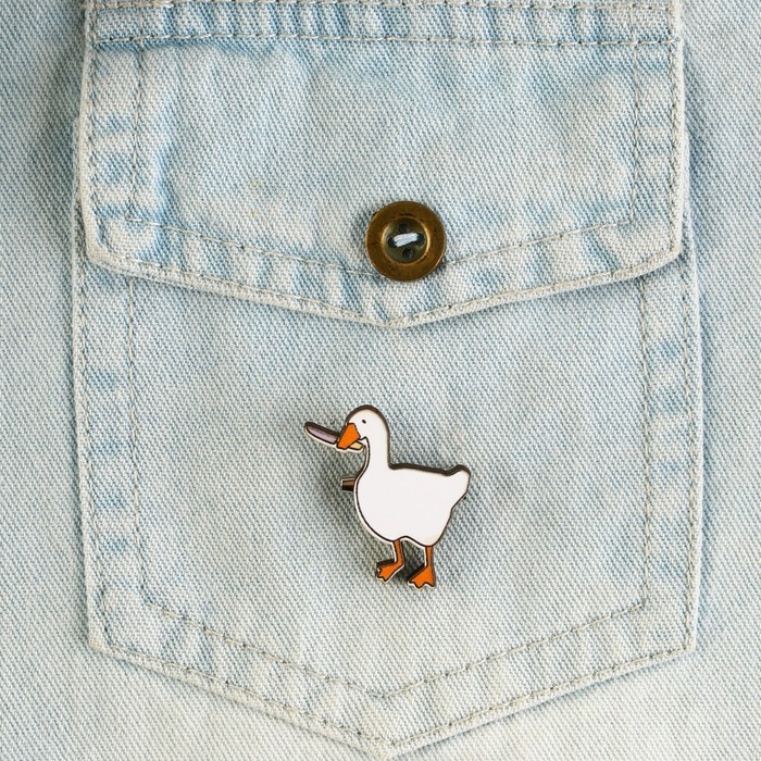 Значок деревянный &laquo;Утка с ножом&raquo;, серия мемы , 2,6 х 3,1 см