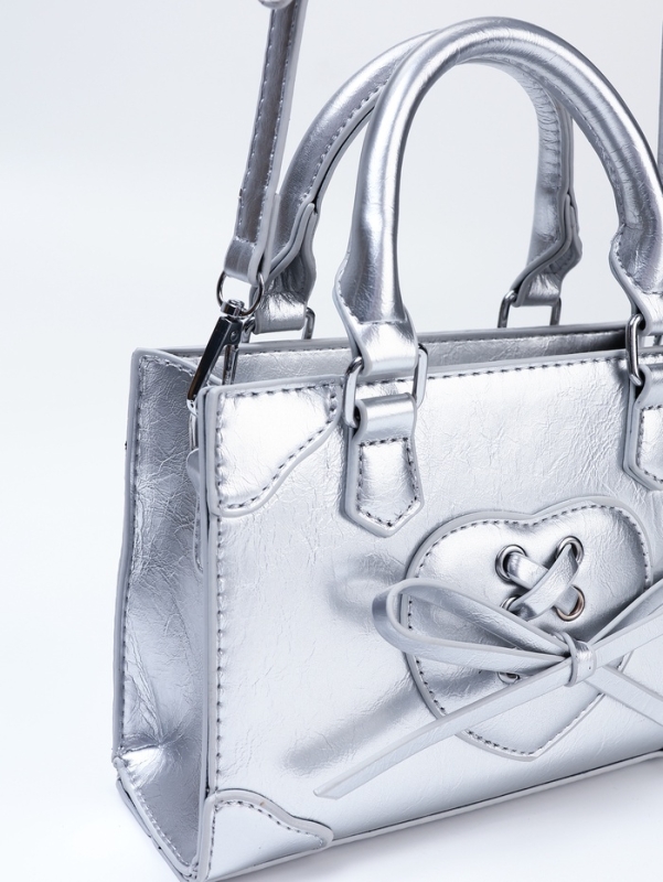 Сумка женская, 20*8*14, отд на молнии, длин ремень, серебро