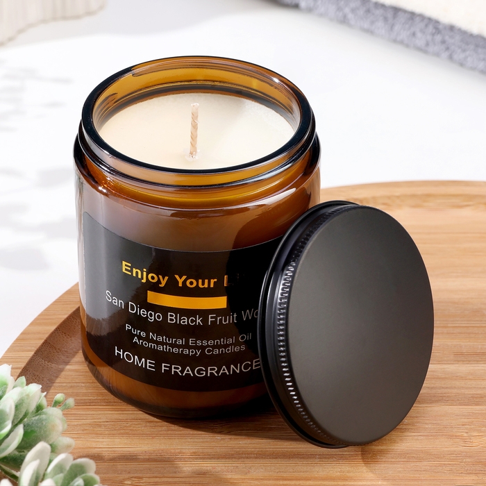 Свеча ароматическая в банке "Черная фруктовая древесина Сан-Диего", 7х9 см