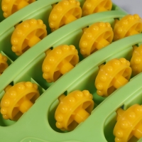 Массажёр для ног, с шипами, 26 &times; 18 &times; 5 см, цвет зелёный/оранжевый