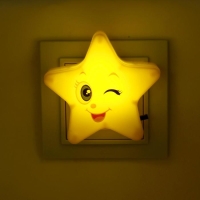 Ночник "Звездочка" 1Вт МИКС 7,5х4х7,5 см RISALUX Ночник "Звездочка" 1Вт МИКС 7,5х4х7,5 см RISALUX