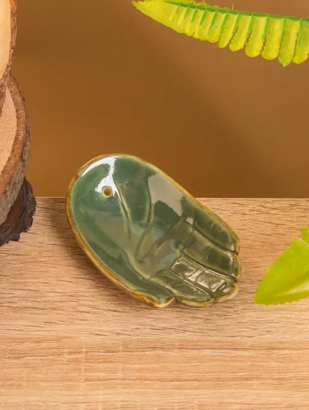 Подставка под благовония "Ладонь Будды" керамика, цв. МИКС, 10х6х2 см