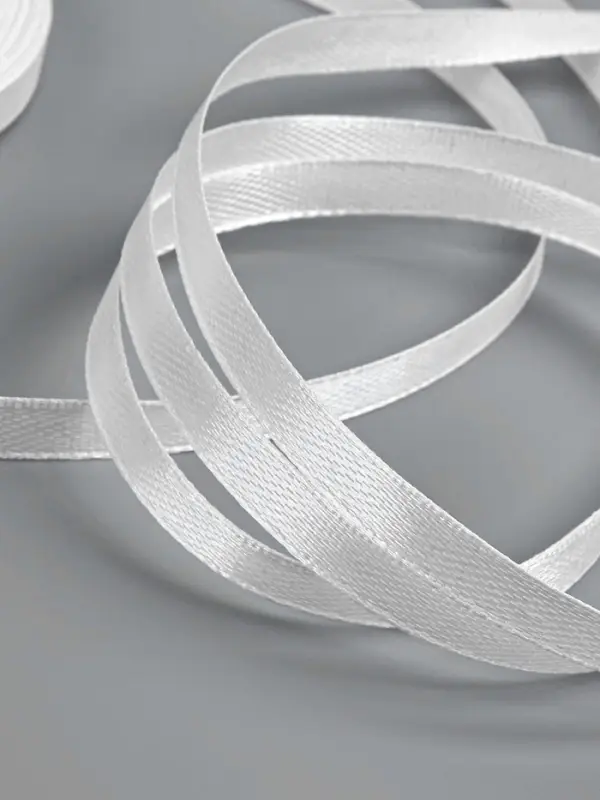 Лента атласная, 6 мм &times; 23 &plusmn;1 м, белая №01